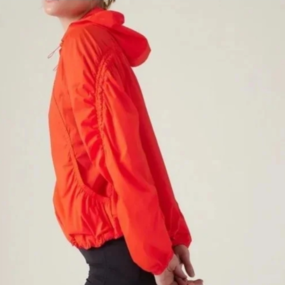 Athleta Expedition Hike Shell Vermillion Orange Color Size Medium Lightweight